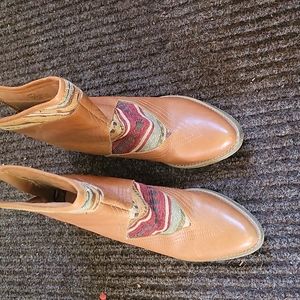 Sbicca vintage collection southwestern booties